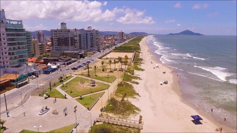 Navegantes Santa Catarina fonte: exp.cdn-hotels.com Fonte: exp.cdn-hotels.com